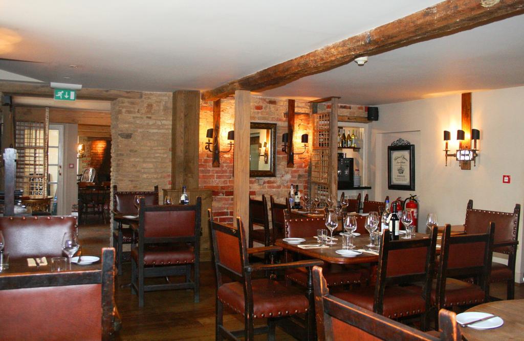 Queens Head Inn Nassington Kültér fotó