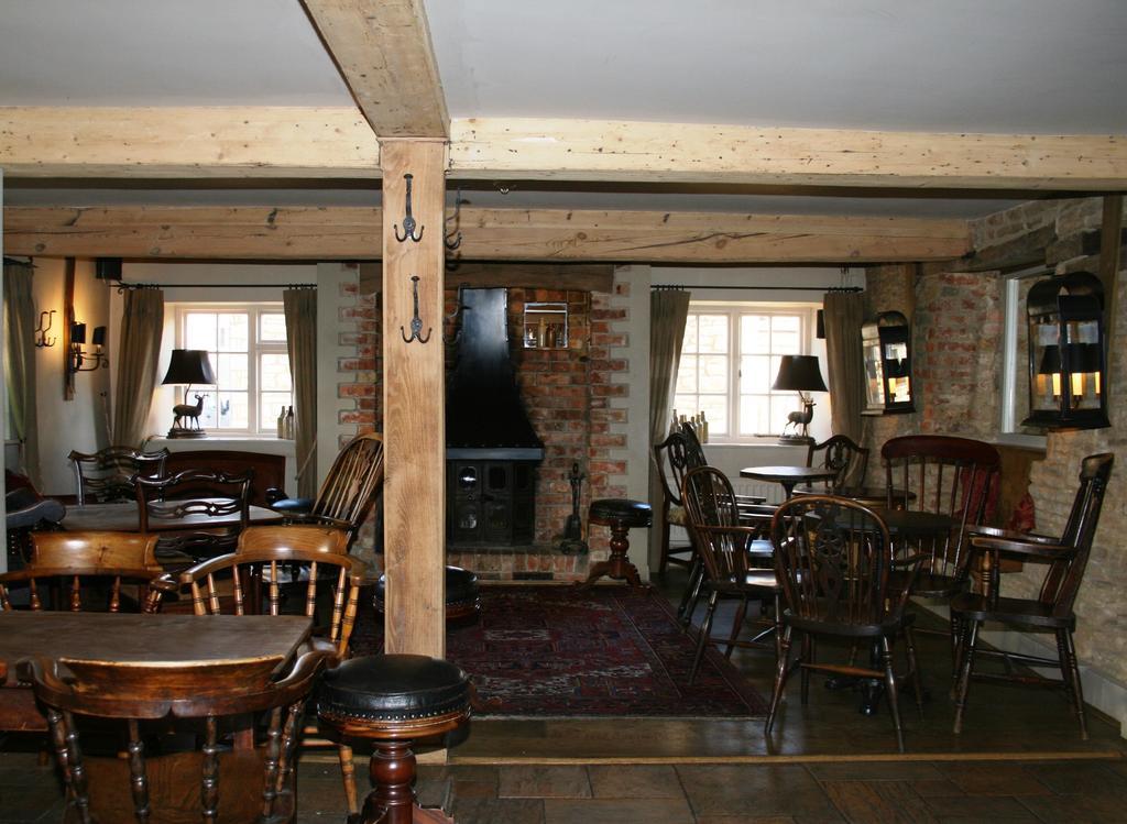 Queens Head Inn Nassington Kültér fotó