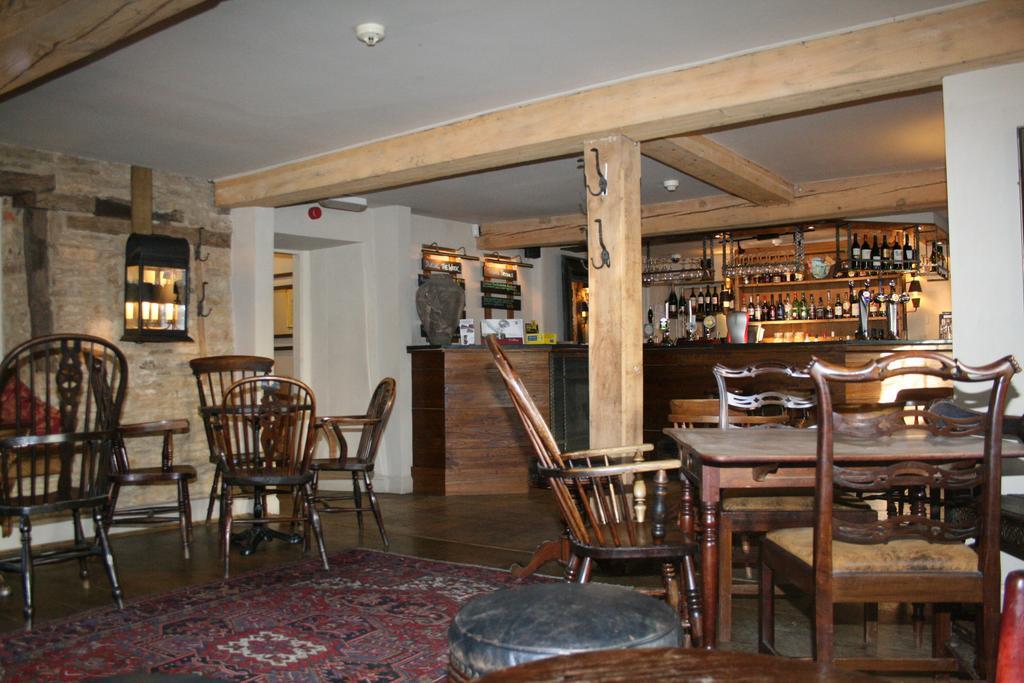 Queens Head Inn Nassington Kültér fotó
